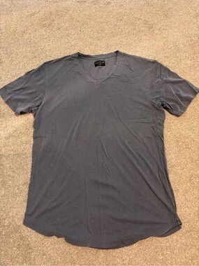 Goodlife Men’s V-Neck T-Shirt in Dark Gray
